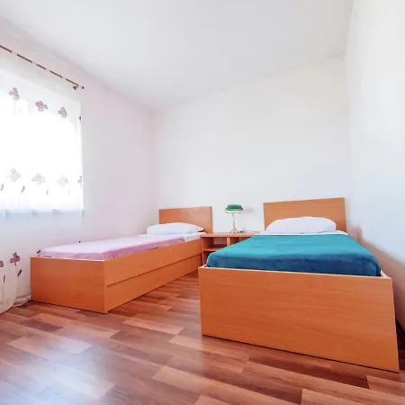 Modern In Near Sea Banj