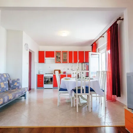 Apartman Modern In Near Sea